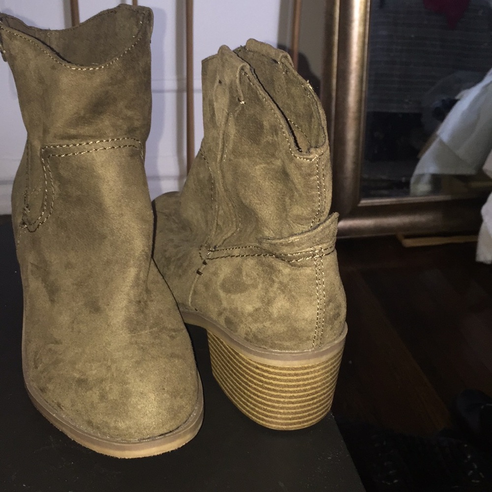 Suede Brown heeled boots
